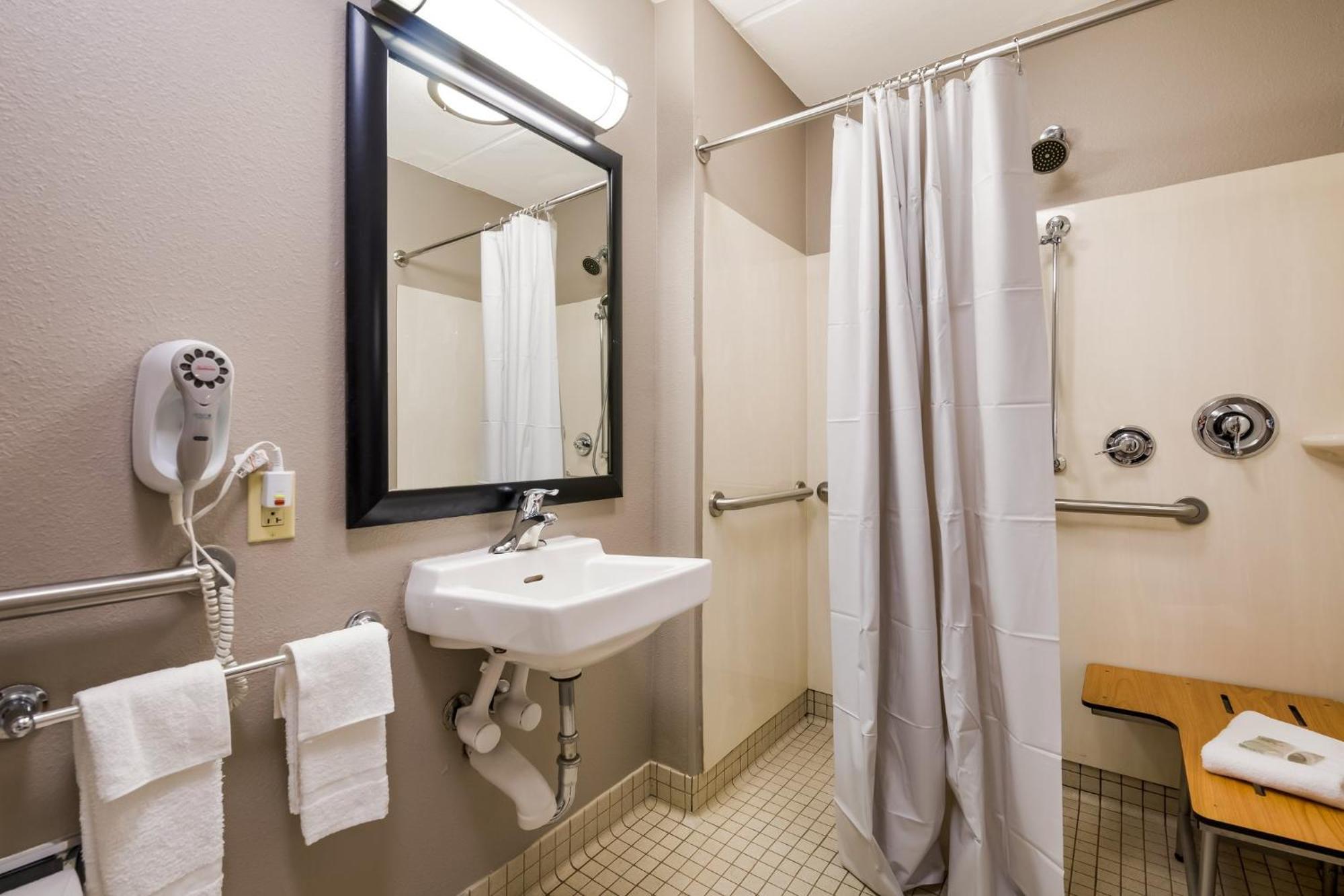 Red Roof Inn Plus+ Nashville Airport Ngoại thất bức ảnh