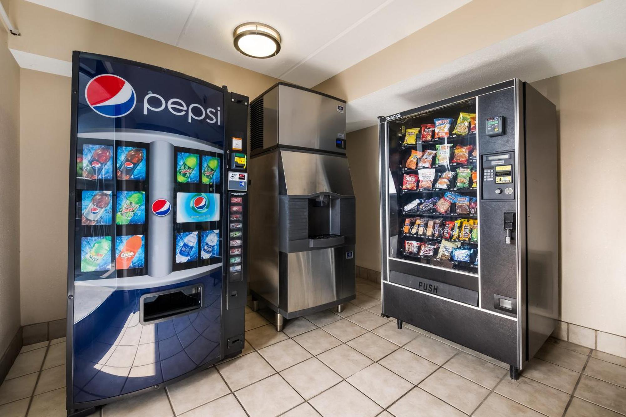 Red Roof Inn Plus+ Nashville Airport Ngoại thất bức ảnh